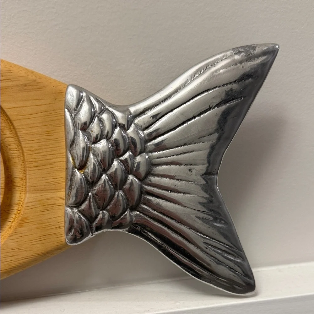 Silver and Brown Fish-Shaped Serving Tray - Picture 3 of 10
